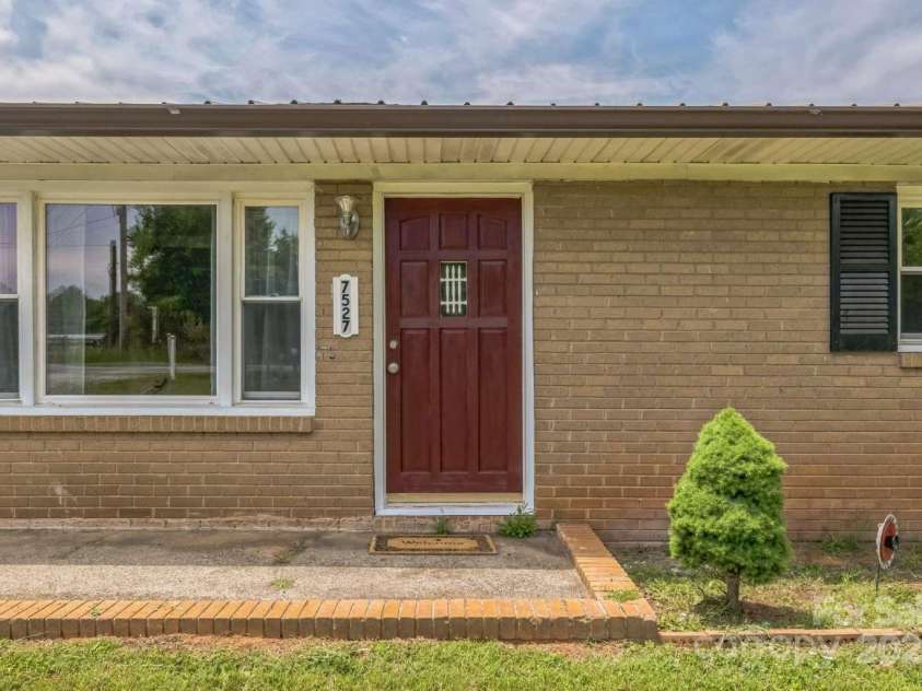 7527 Old Shelby Road, Vale, NC 28168.  MLS# CAR4247734, YatesRealty ID 18574. 