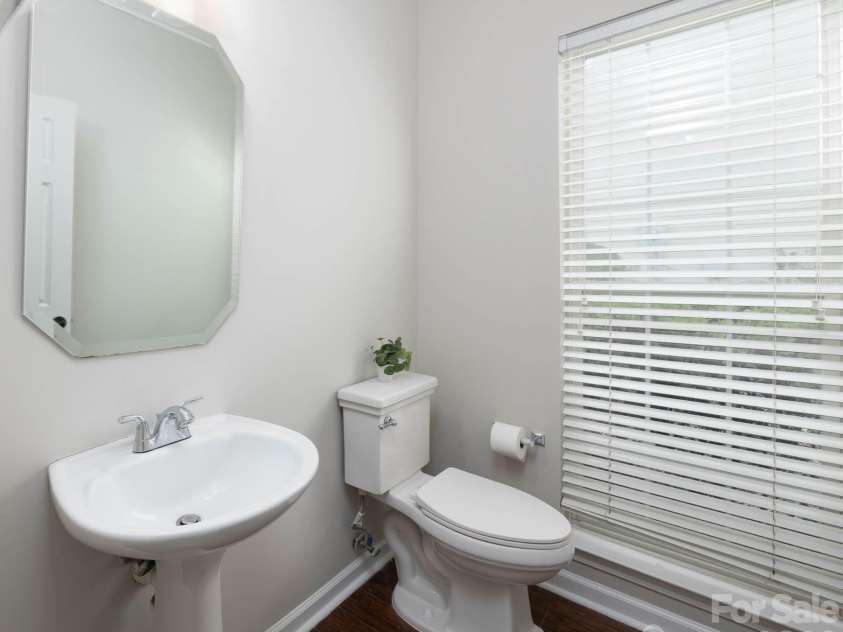 268 Glencoe Lane, Mooresville, NC 28117.  MLS# CAR4362193, YatesRealty ID 18576. 