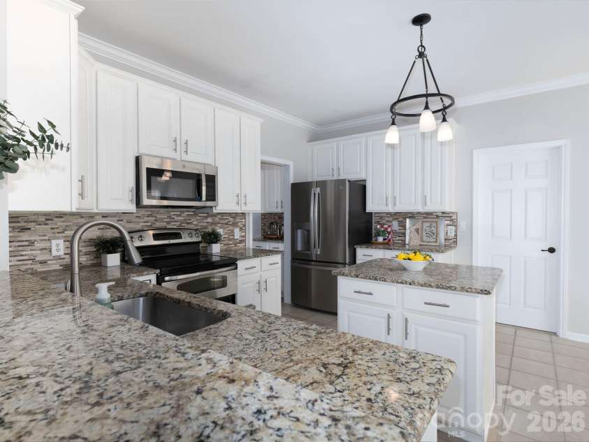 268 Glencoe Lane, Mooresville, NC 28117.  MLS# CAR4362193, YatesRealty ID 18576. 