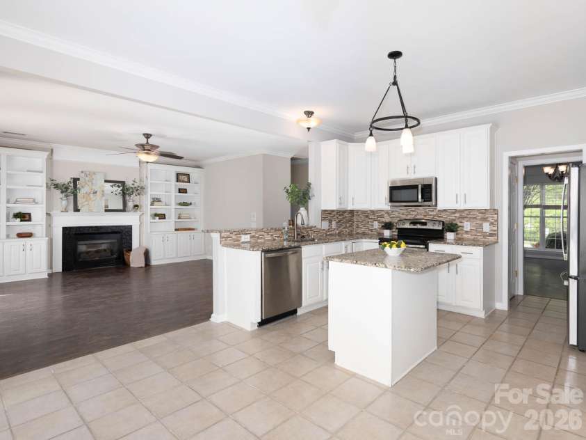268 Glencoe Lane, Mooresville, NC 28117.  MLS# CAR4362193, YatesRealty ID 18576. 