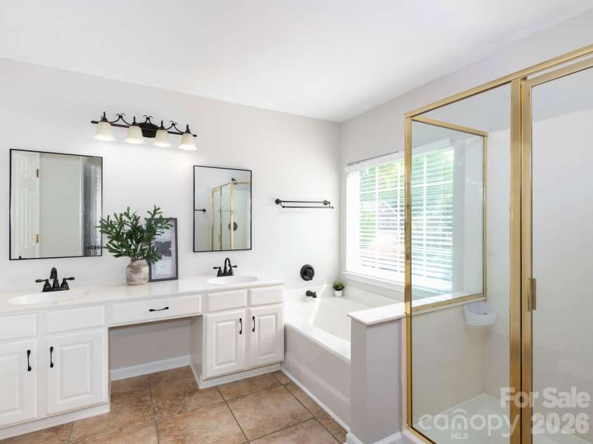 268 Glencoe Lane, Mooresville, NC 28117.  MLS# CAR4362193, YatesRealty ID 18576. 