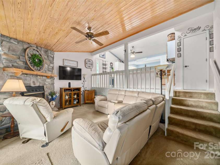 131 Apple Blossom Lane, Maggie Valley, NC 28751.  MLS# CAR4265861, YatesRealty ID 18577. 