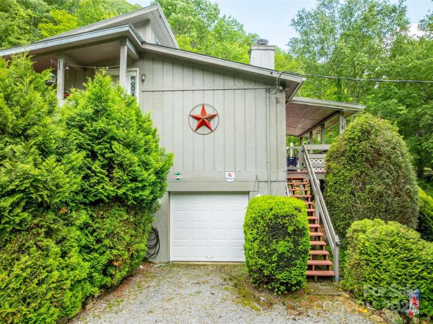 131 Apple Blossom Lane, Maggie Valley, NC 28751.  MLS# CAR4265861, YatesRealty ID 18577. Garage and Workshop