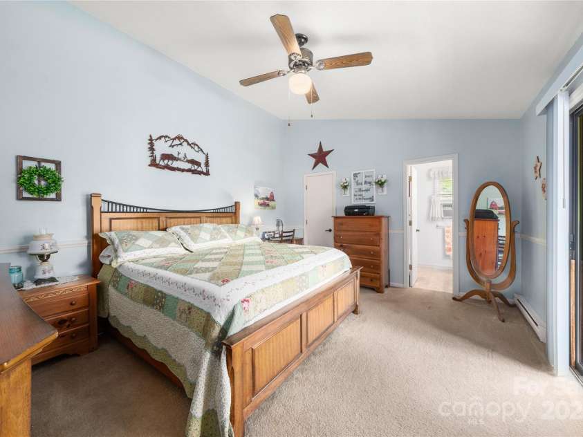 131 Apple Blossom Lane, Maggie Valley, NC 28751.  MLS# CAR4265861, YatesRealty ID 18577. Large Primary with a VIEW