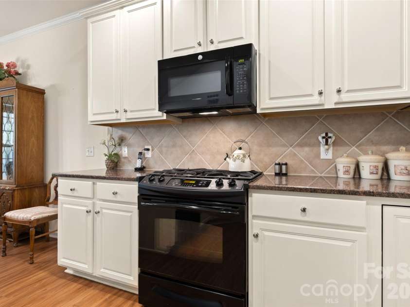 2190 Hartwell Lane, Fort Mill, SC 29707.  MLS# CAR4368725, YatesRealty ID 18577. 
