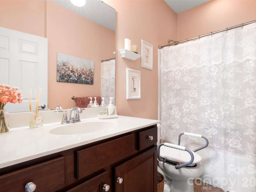 2190 Hartwell Lane, Fort Mill, SC 29707.  MLS# CAR4368725, YatesRealty ID 18577. 