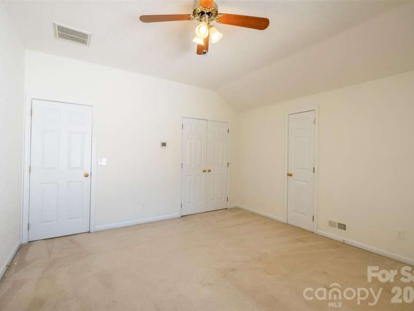 4210 Mckendree Way, Charlotte, NC 28269.  MLS# CAR4341173, YatesRealty ID 18578. 