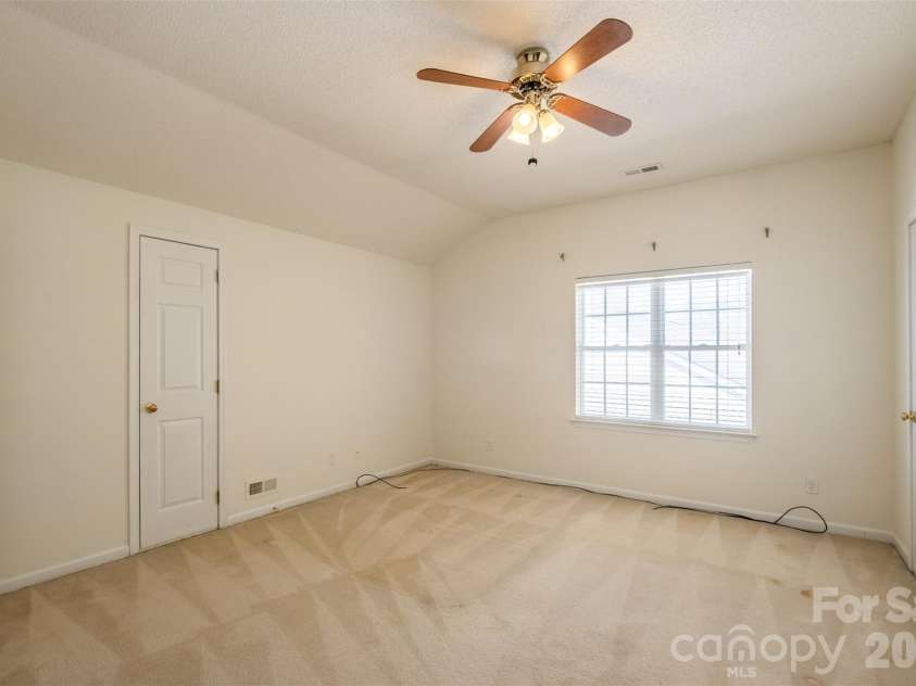 4210 Mckendree Way, Charlotte, NC 28269.  MLS# CAR4341173, YatesRealty ID 18578. 