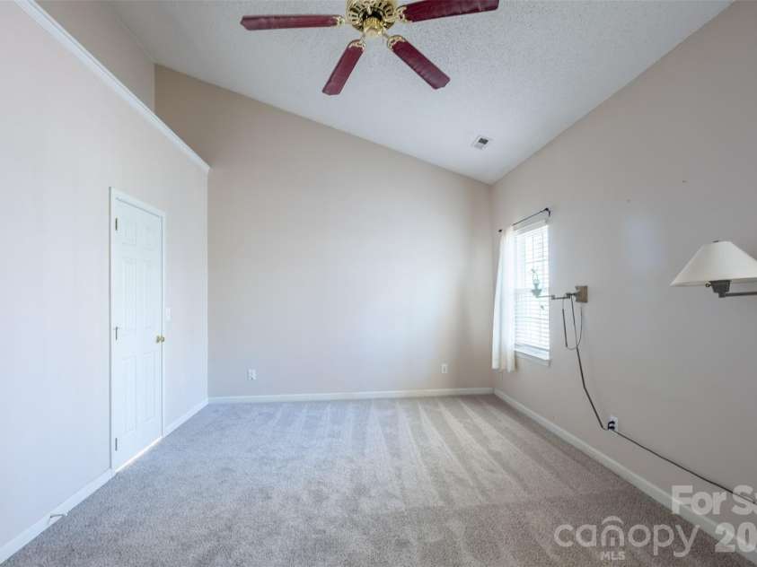 4210 Mckendree Way, Charlotte, NC 28269.  MLS# CAR4341173, YatesRealty ID 18578. 