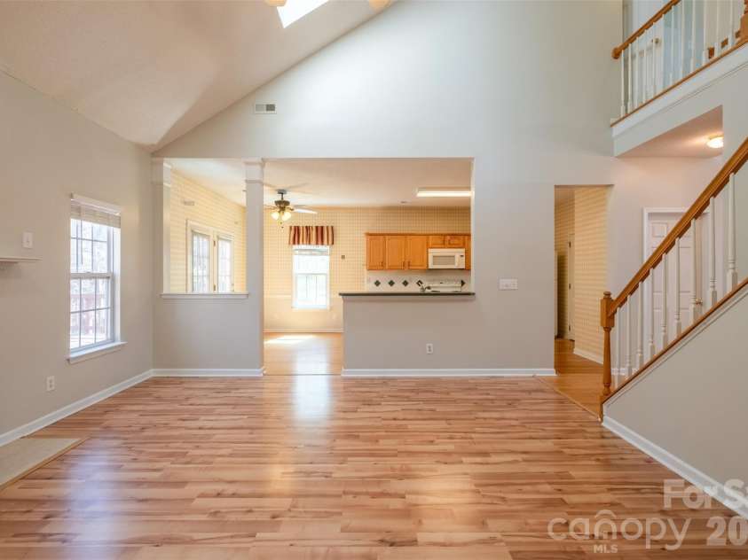 4210 Mckendree Way, Charlotte, NC 28269.  MLS# CAR4341173, YatesRealty ID 18578. 