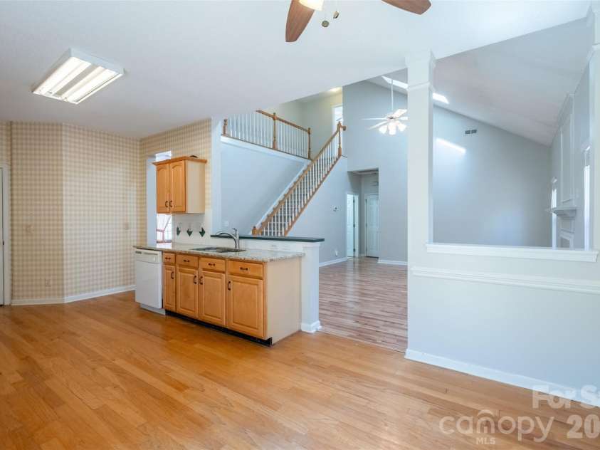 4210 Mckendree Way, Charlotte, NC 28269.  MLS# CAR4341173, YatesRealty ID 18578. 