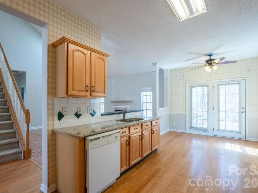 4210 Mckendree Way, Charlotte, NC 28269.  MLS# CAR4341173, YatesRealty ID 18578. 