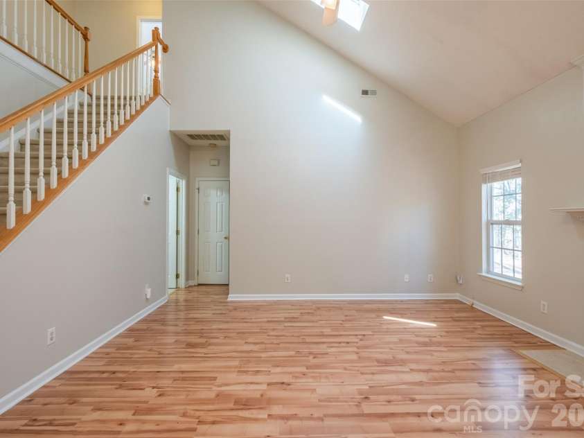 4210 Mckendree Way, Charlotte, NC 28269.  MLS# CAR4341173, YatesRealty ID 18578. 