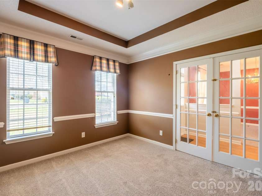 4210 Mckendree Way, Charlotte, NC 28269.  MLS# CAR4341173, YatesRealty ID 18578. 