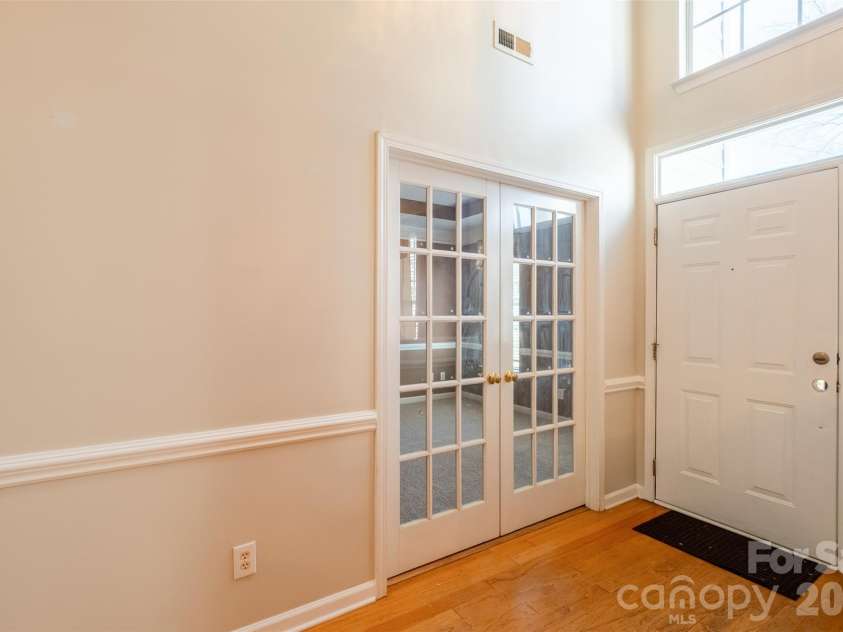 4210 Mckendree Way, Charlotte, NC 28269.  MLS# CAR4341173, YatesRealty ID 18578. 