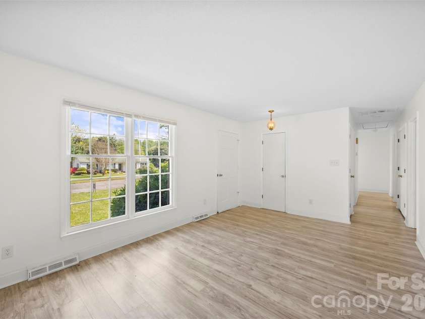 425 Whitethorn Drive, Gastonia, NC 28054.  MLS# CAR4364846, YatesRealty ID 18579. 