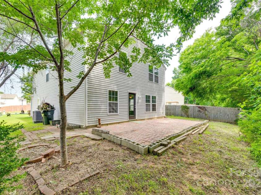 672 Carybrook Court, York, SC 29745.  MLS# CAR4266903, YatesRealty ID 18579. 