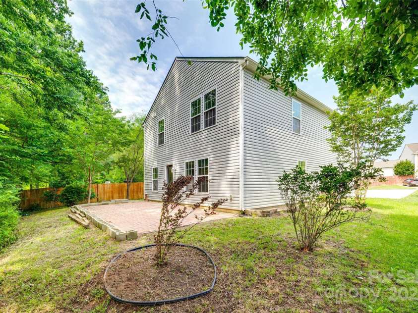 672 Carybrook Court, York, SC 29745.  MLS# CAR4266903, YatesRealty ID 18579. Beautiful backyard!