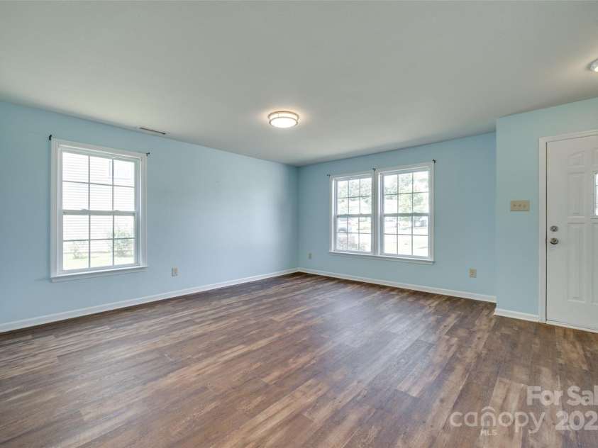 672 Carybrook Court, York, SC 29745.  MLS# CAR4266903, YatesRealty ID 18579. Front Flex Room