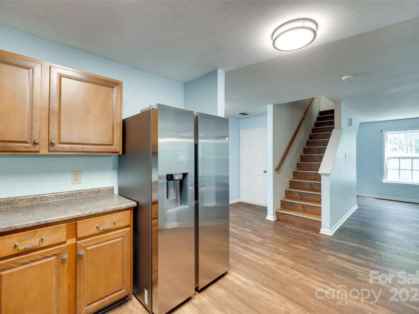 672 Carybrook Court, York, SC 29745.  MLS# CAR4266903, YatesRealty ID 18579. Kitchen w/ BRAND NEW refrigerator!