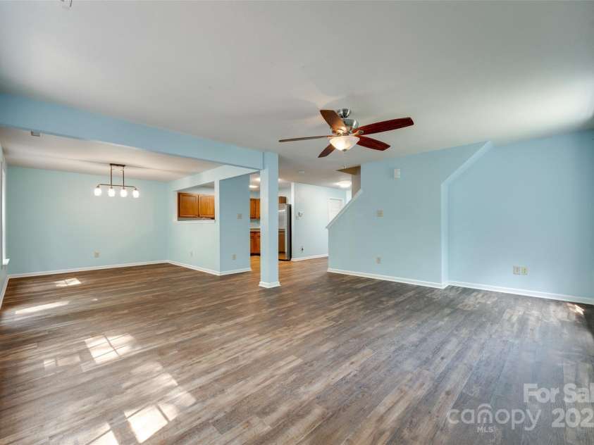 672 Carybrook Court, York, SC 29745.  MLS# CAR4266903, YatesRealty ID 18579. Living Room