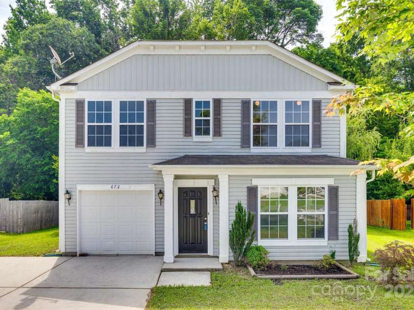 672 Carybrook Court, York, SC 29745.  MLS# CAR4266903, YatesRealty ID 18579. Welcome Home!