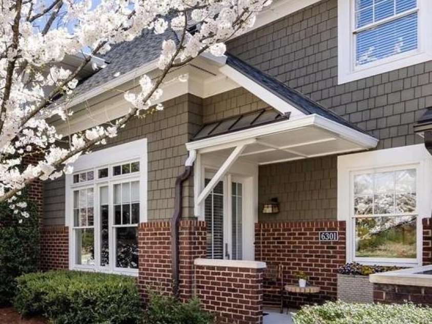 6301 Park South Drive, Charlotte, NC 28210.  MLS# CAR4237231, YatesRealty ID 18580. 