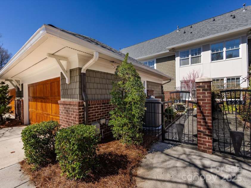 6301 Park South Drive, Charlotte, NC 28210.  MLS# CAR4237231, YatesRealty ID 18580. Back