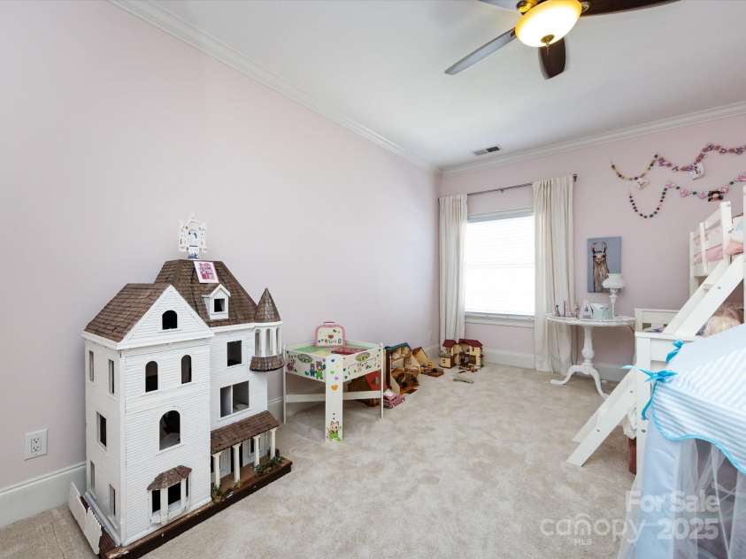 6301 Park South Drive, Charlotte, NC 28210.  MLS# CAR4237231, YatesRealty ID 18580. Bedroom 4