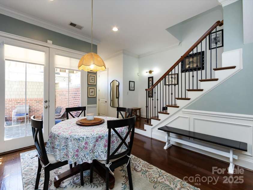 6301 Park South Drive, Charlotte, NC 28210.  MLS# CAR4237231, YatesRealty ID 18580. Breakfast Area overlooking Back Courtyard