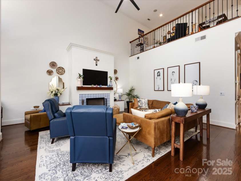 6301 Park South Drive, Charlotte, NC 28210.  MLS# CAR4237231, YatesRealty ID 18580. Family Room