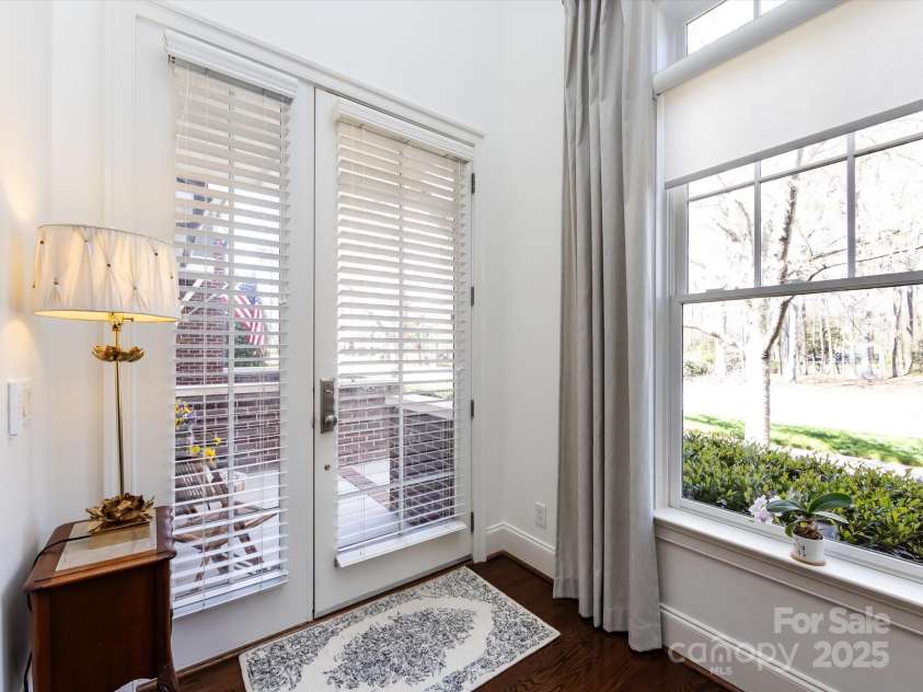 6301 Park South Drive, Charlotte, NC 28210.  MLS# CAR4237231, YatesRealty ID 18580. Front Entrance