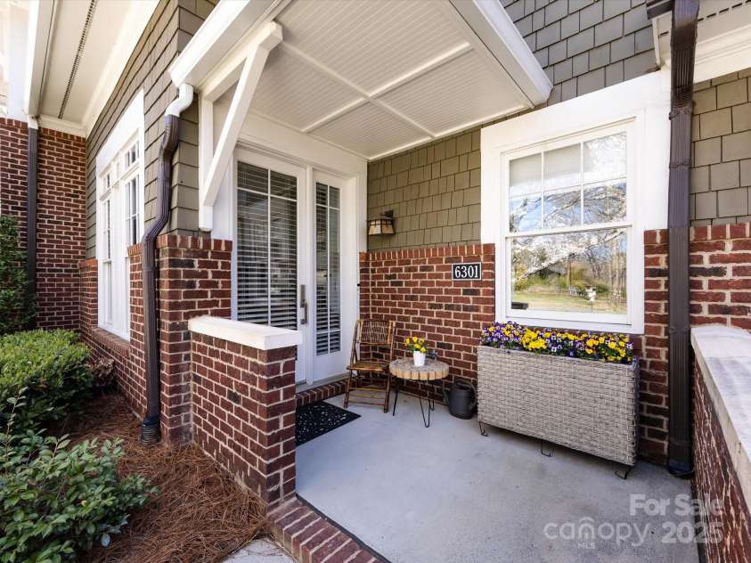 6301 Park South Drive, Charlotte, NC 28210.  MLS# CAR4237231, YatesRealty ID 18580. Front Porch