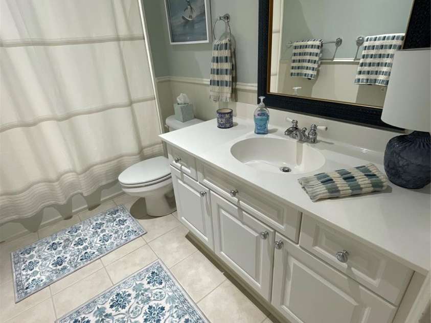 6301 Park South Drive, Charlotte, NC 28210.  MLS# CAR4237231, YatesRealty ID 18580. Full Bath Upstairs