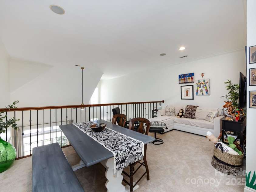 6301 Park South Drive, Charlotte, NC 28210.  MLS# CAR4237231, YatesRealty ID 18580. Loft