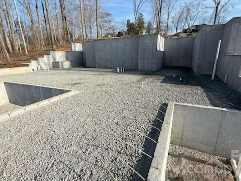 7055 Ridgeview Lane, Iron Station, NC 28080.  MLS# CAR4351186, YatesRealty ID 18580. 