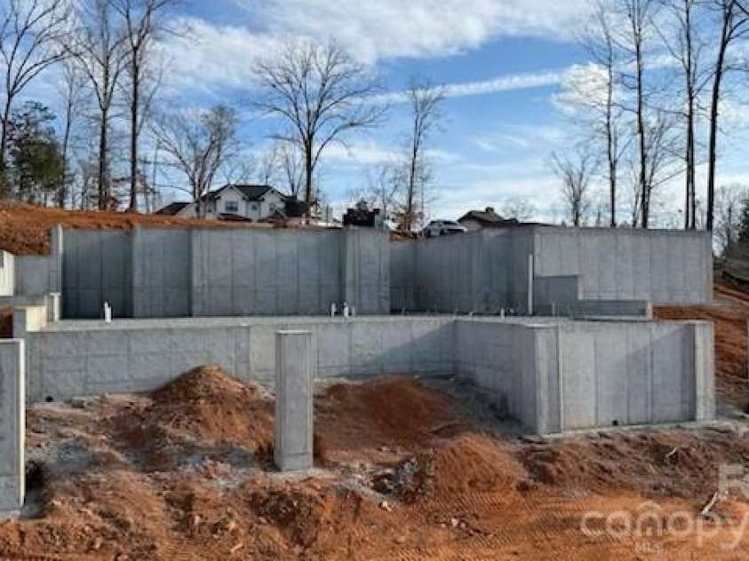 7055 Ridgeview Lane, Iron Station, NC 28080.  MLS# CAR4351186, YatesRealty ID 18580. 