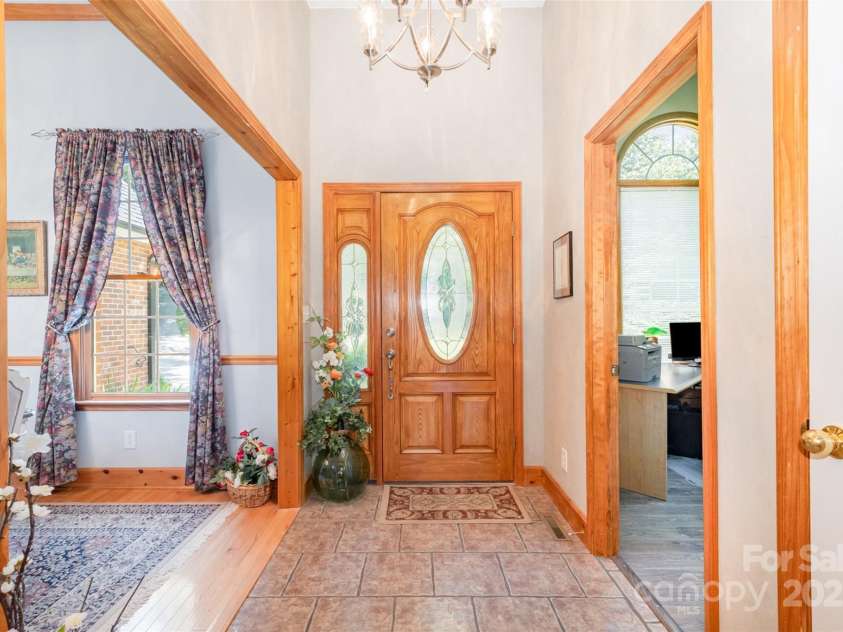 7545 Rabbit Circle, Denver, NC 28037.  MLS# CAR4262948, YatesRealty ID 18582. Entryway