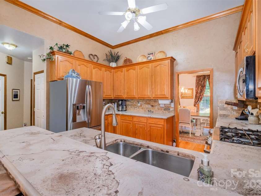 7545 Rabbit Circle, Denver, NC 28037.  MLS# CAR4262948, YatesRealty ID 18582. Kitchen