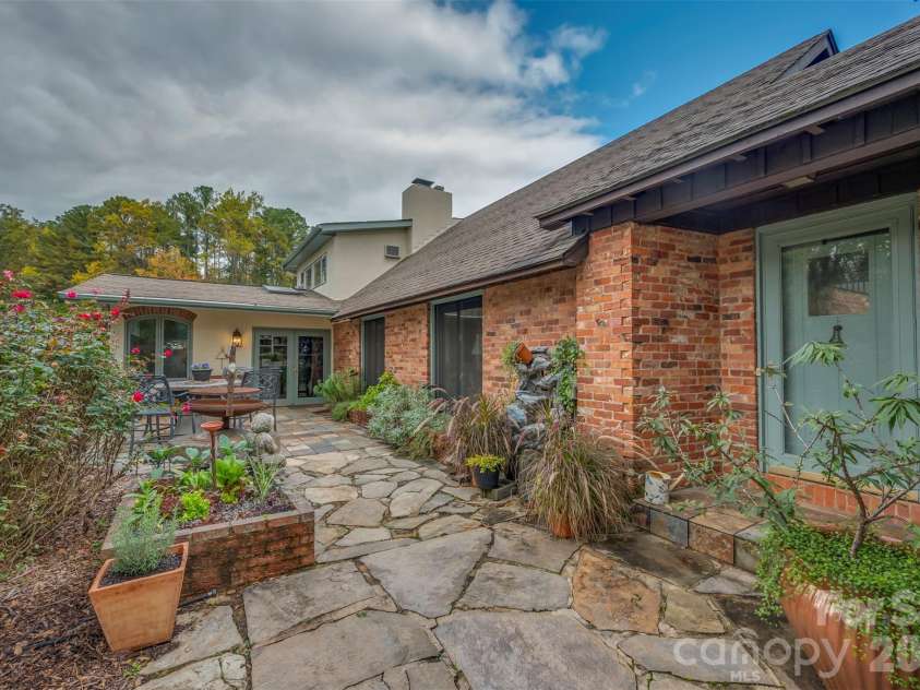 936 Golden Road, Tryon, NC 28782.  MLS# CAR4317970, YatesRealty ID 18582. 