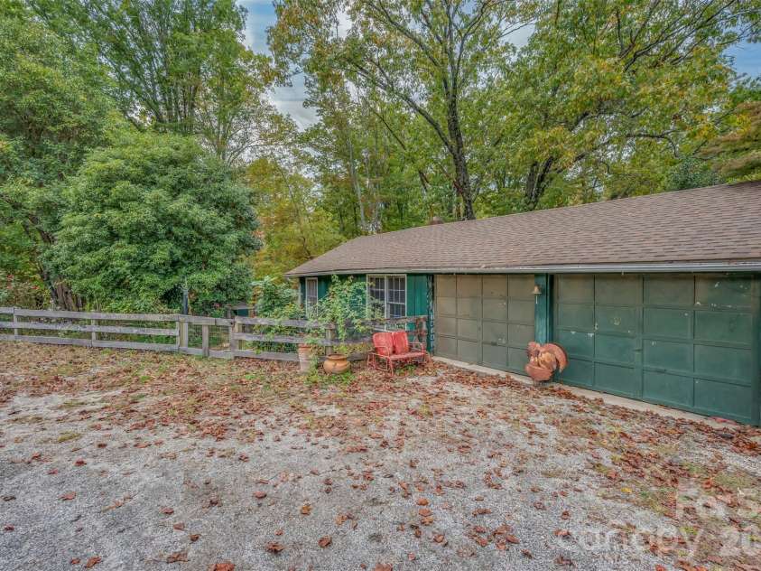 936 Golden Road, Tryon, NC 28782.  MLS# CAR4317970, YatesRealty ID 18582. 