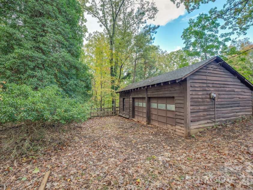 936 Golden Road, Tryon, NC 28782.  MLS# CAR4317970, YatesRealty ID 18582. 