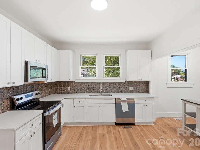 704 4th Street, Spencer, NC 28159.  MLS# CAR4424470, YatesRealty ID 18583. Kitchen