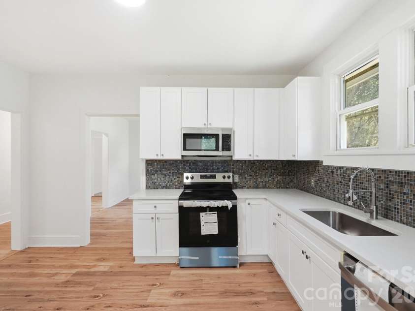 704 4th Street, Spencer, NC 28159.  MLS# CAR4424470, YatesRealty ID 18583. Kitchen