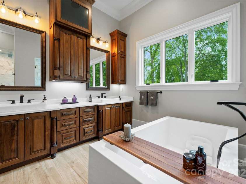 8170 Bay Pointe Drive, Denver, NC 28037.  MLS# CAR4268412, YatesRealty ID 18585. 
