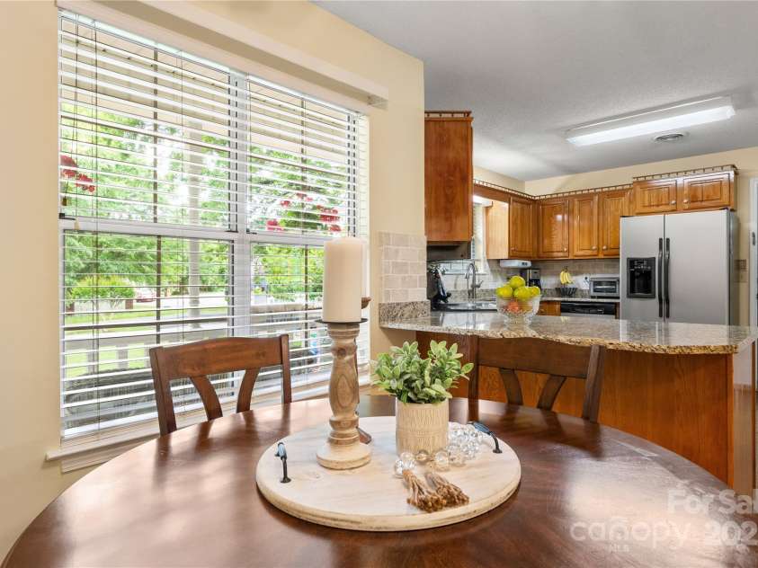 1666 Sam Smith Road, Fort Mill, SC 29708.  MLS# CAR4250464, YatesRealty ID 18586. Bright Kitchen