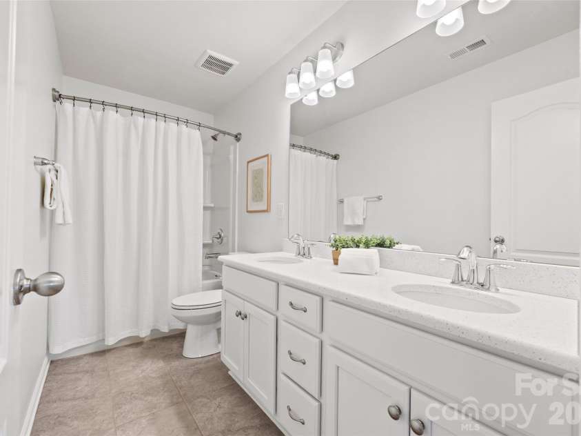 4055 Oakmere Road, Waxhaw, NC 28173.  MLS# CAR4353481, YatesRealty ID 18587. 