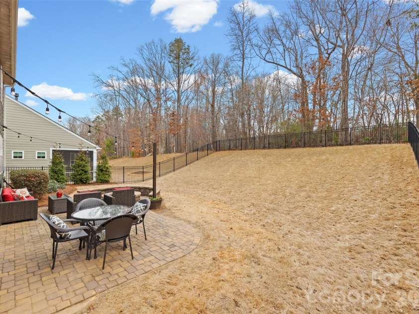 4055 Oakmere Road, Waxhaw, NC 28173.  MLS# CAR4353481, YatesRealty ID 18587. 