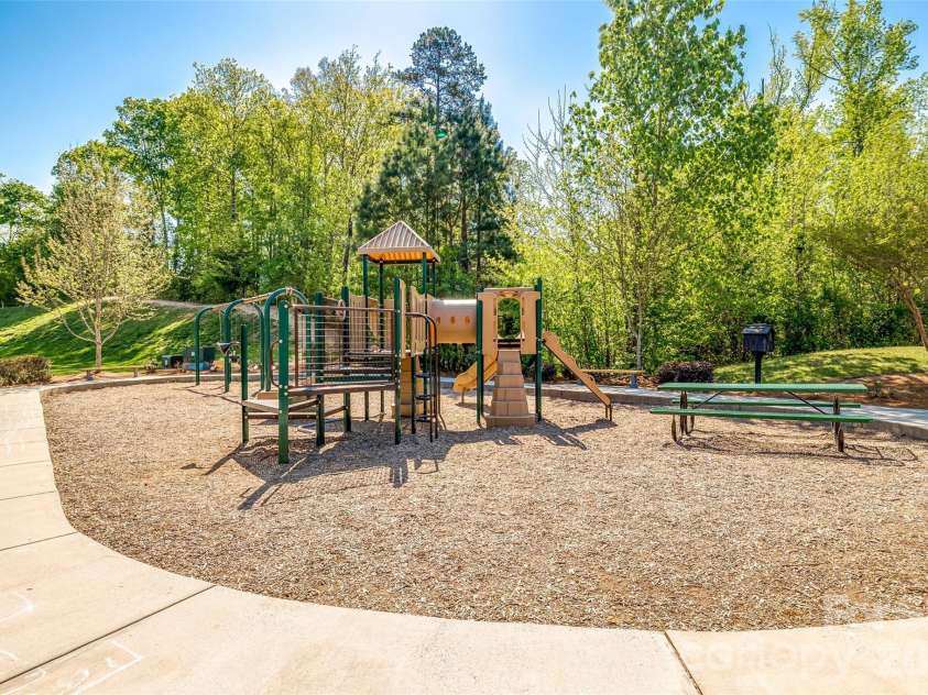 4055 Oakmere Road, Waxhaw, NC 28173.  MLS# CAR4353481, YatesRealty ID 18587. 