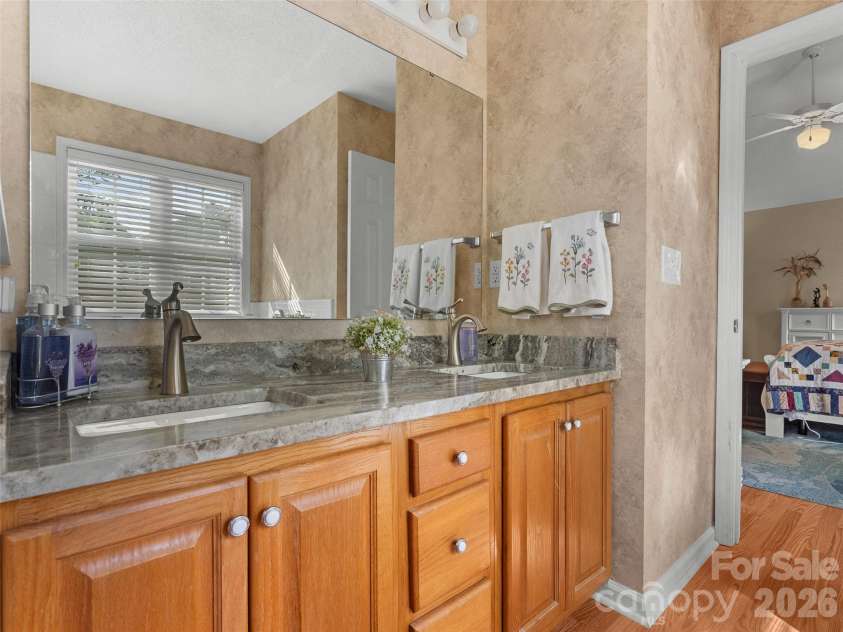171 Rolling Meadow Road, Fletcher, NC 28732.  MLS# CAR4372180, YatesRealty ID 18589. Ensuite w/dbl vanity